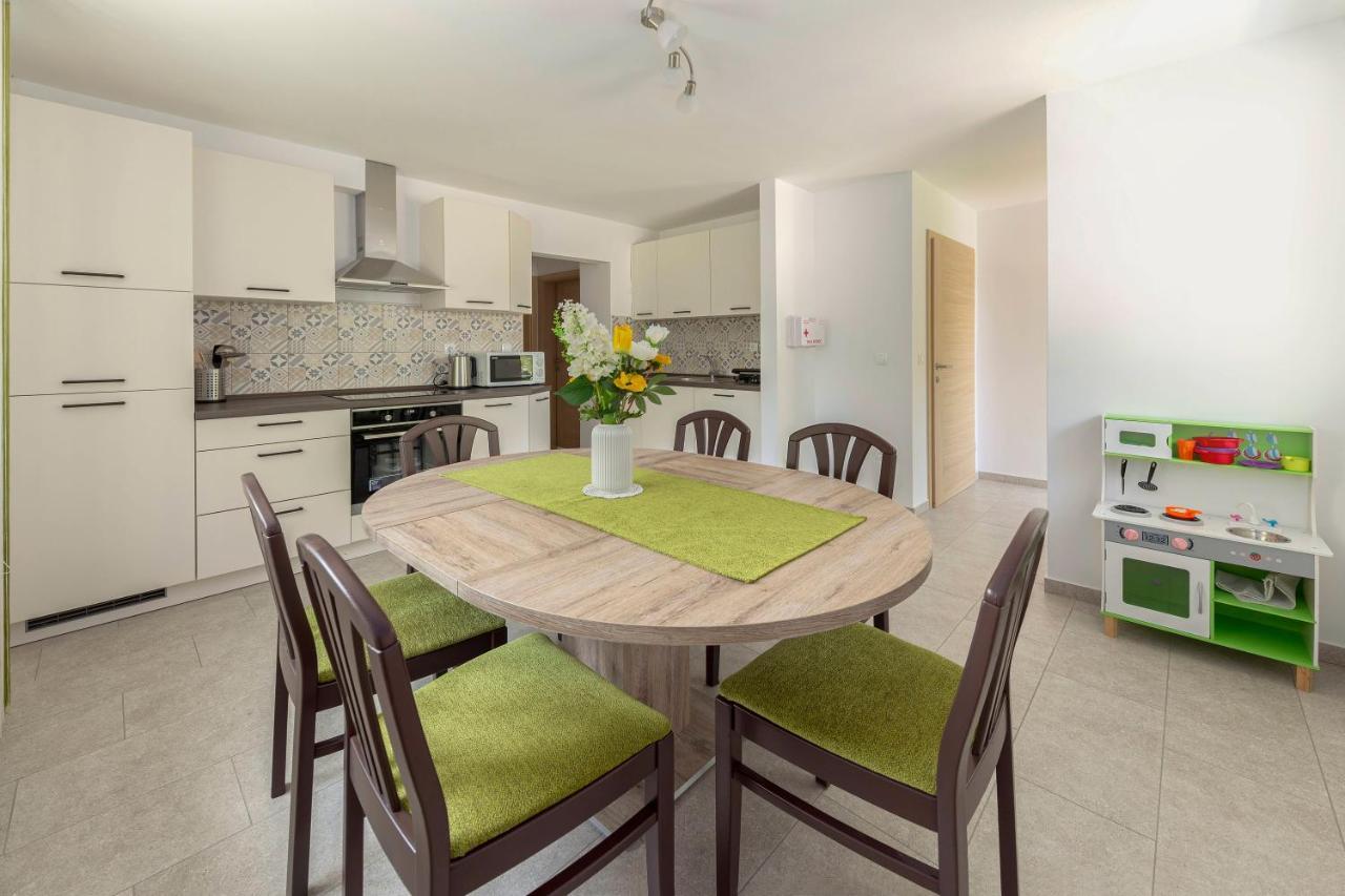 Hisa V Zelenem Apartment Bled Bagian luar foto