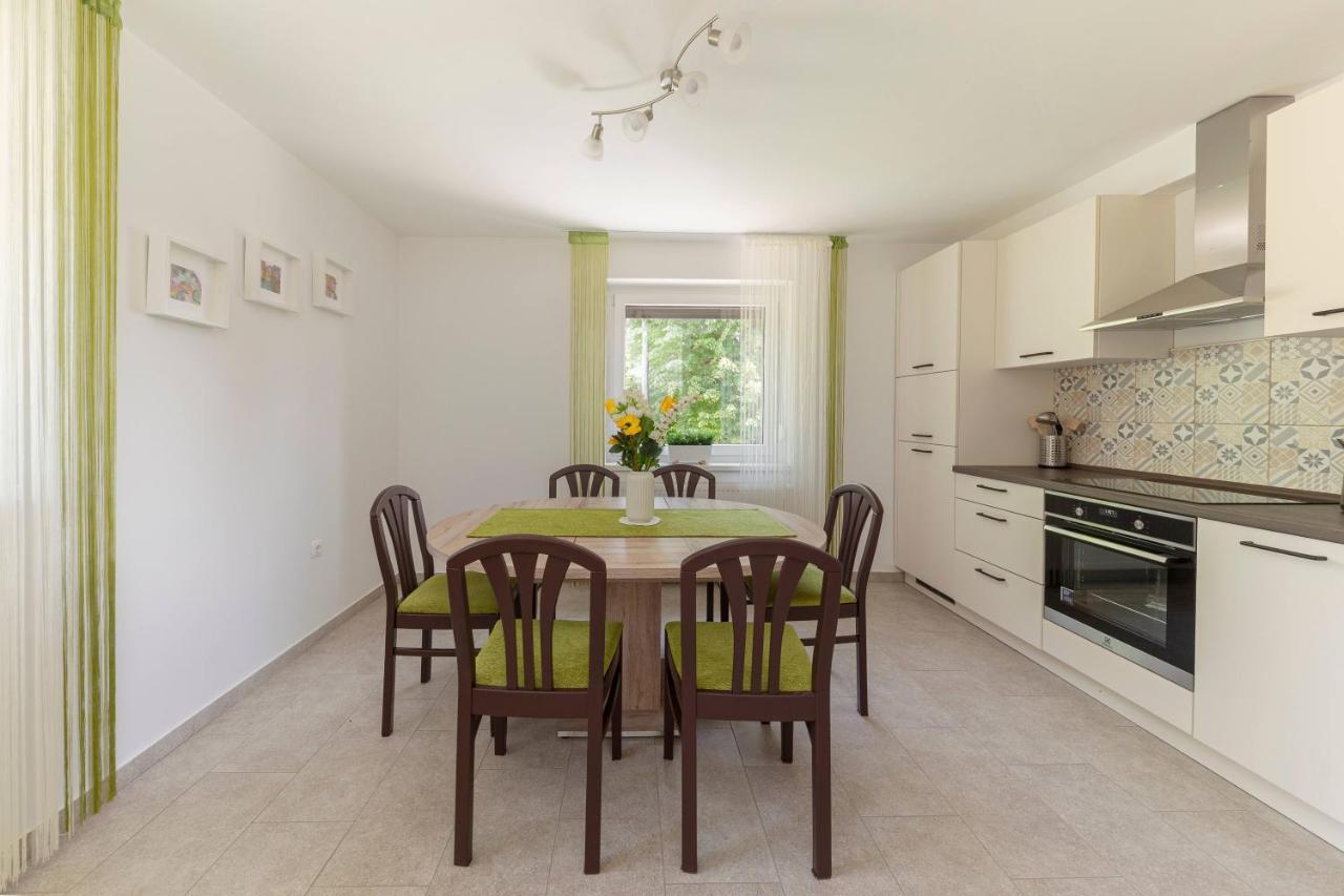 Hisa V Zelenem Apartment Bled Bagian luar foto