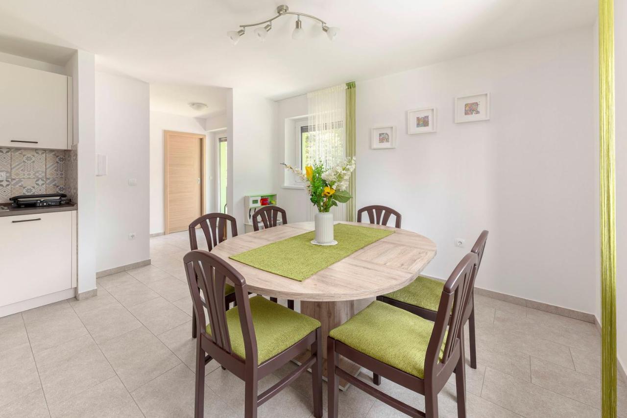 Hisa V Zelenem Apartment Bled Bagian luar foto